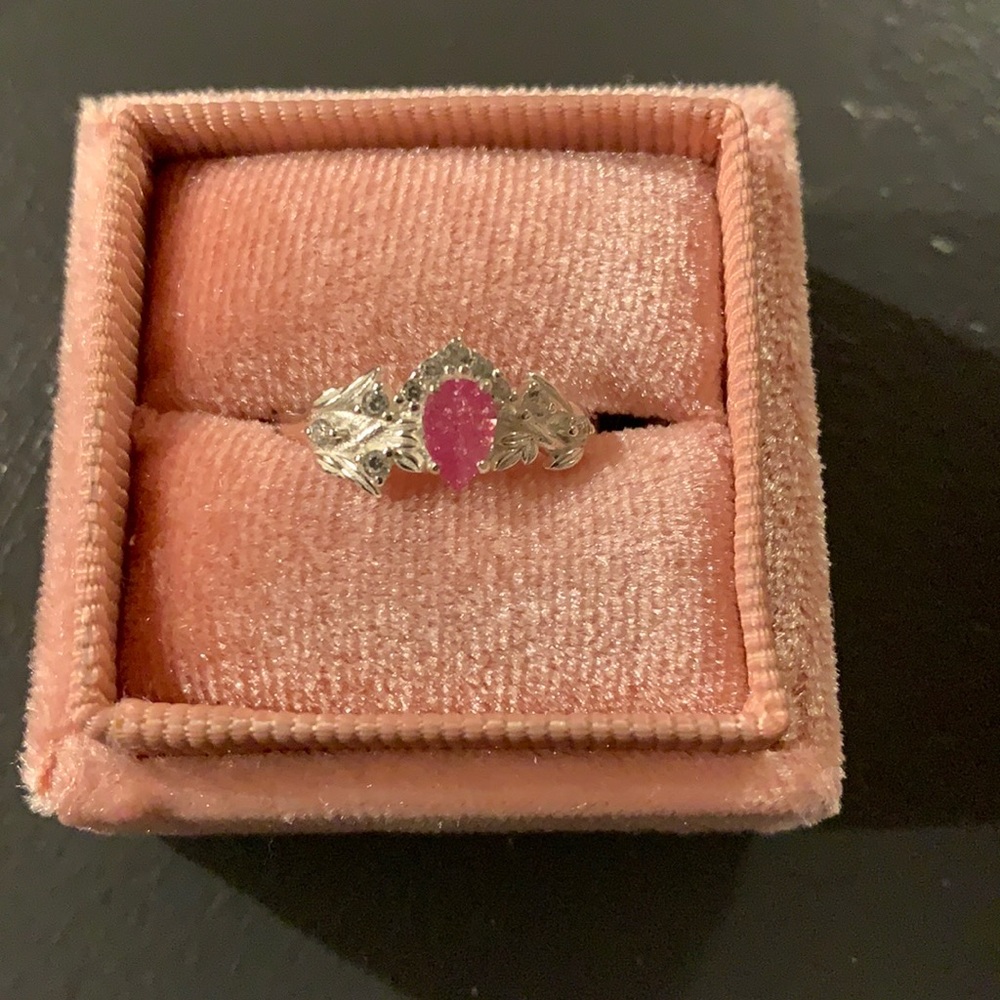 Bomb party ring •MAKE OFFER•